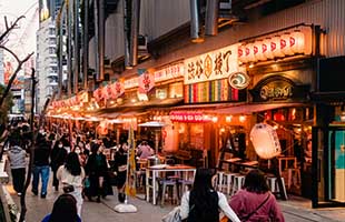 渋谷の地元レストランガイド！美味しい食事と地元の雰囲気を楽しむ